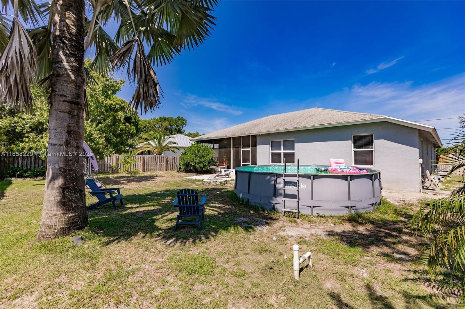 Listing photo id 23 for 5407 Seagrape Drive