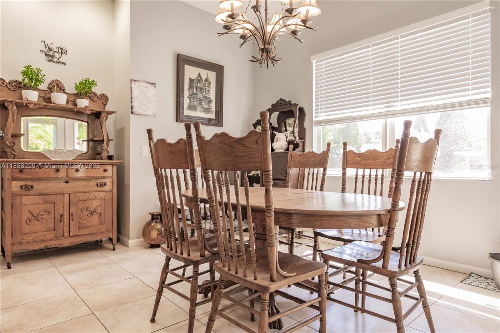 Listing photo id 5 for 5407 Seagrape Drive