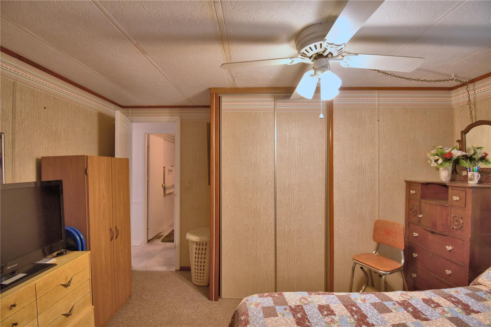 Image 34 of 61 For 6411 Oak Grove Drive Se
