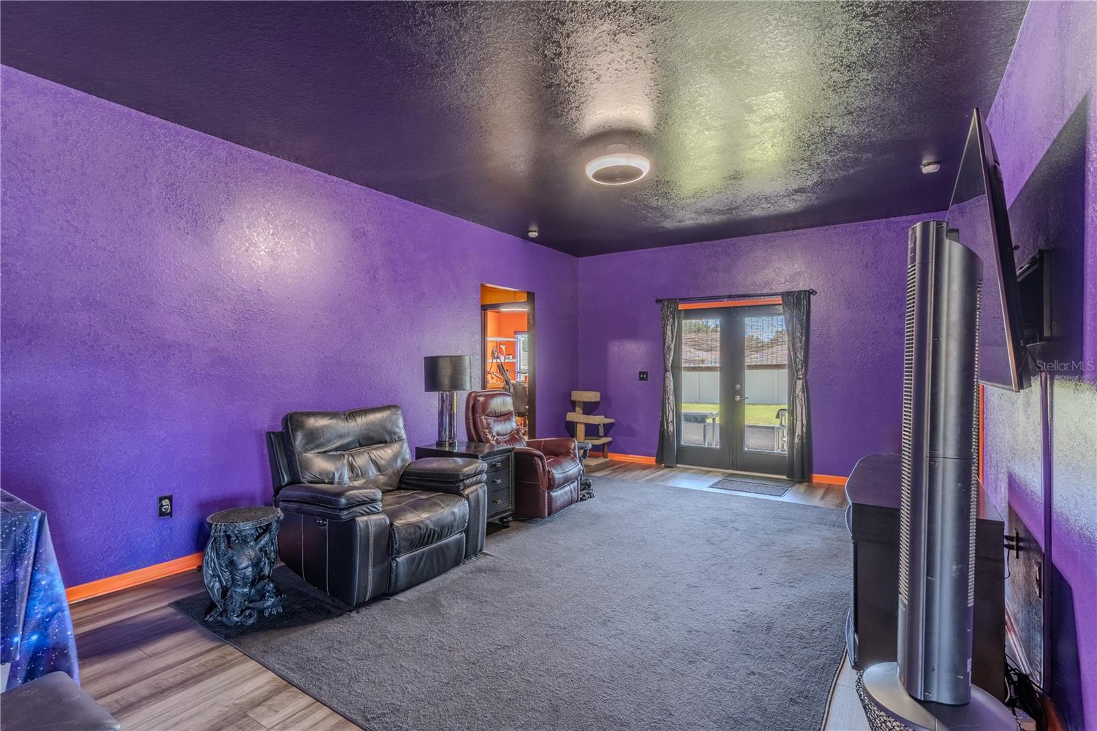 Image 4 of 23 For 847 Channing Street
