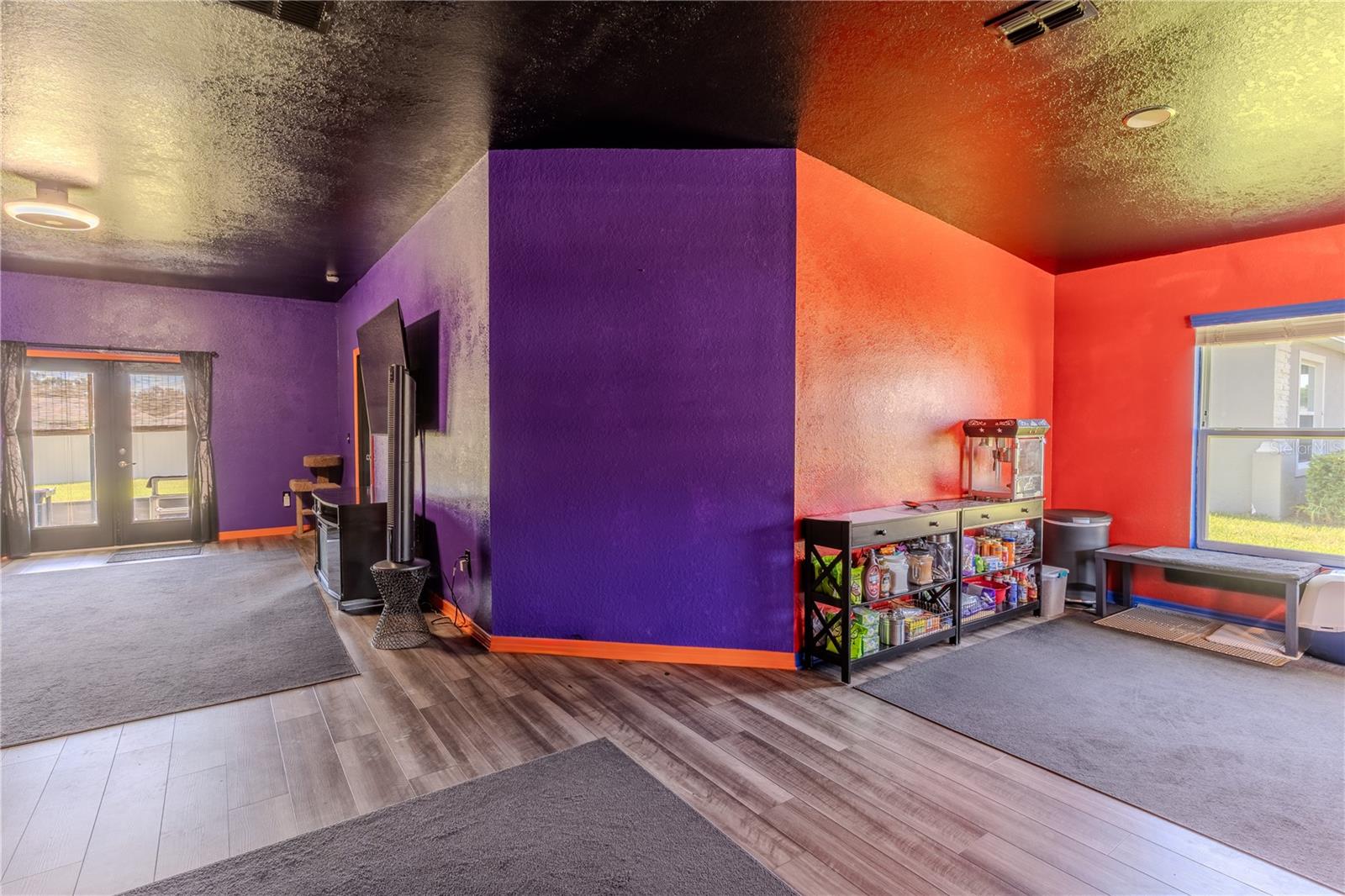 Image 6 of 23 For 847 Channing Street