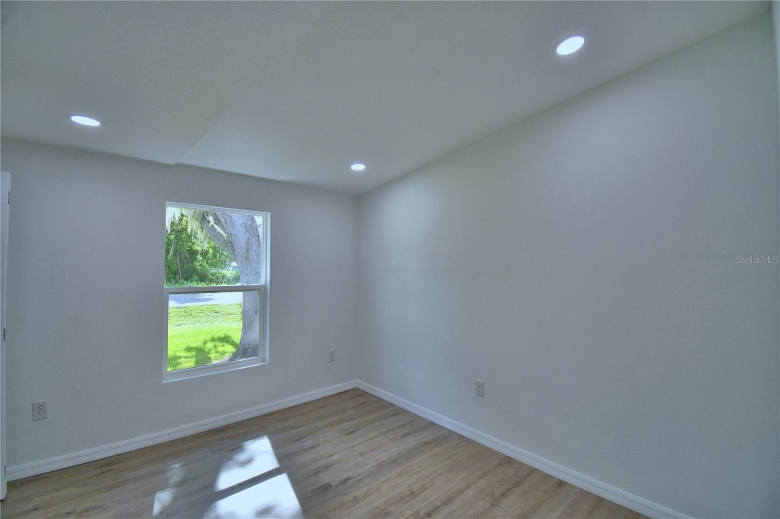 Image 15 of 66 For 5980 Oakdale Road