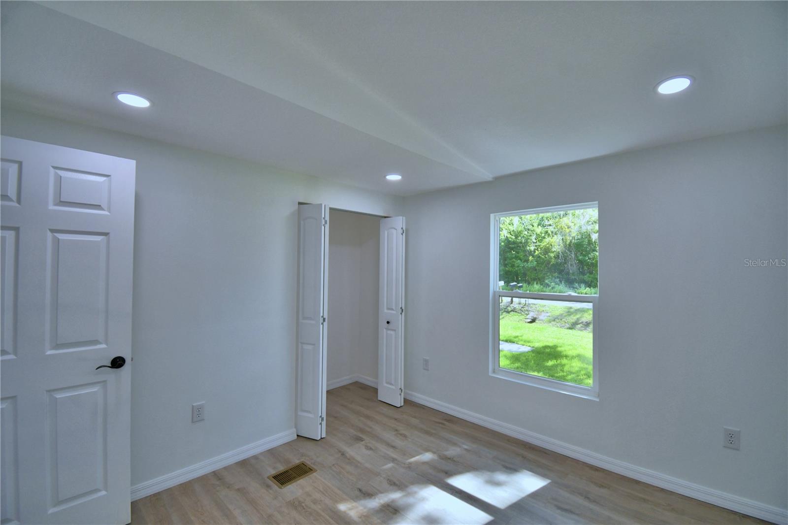 Image 16 of 66 For 5980 Oakdale Road