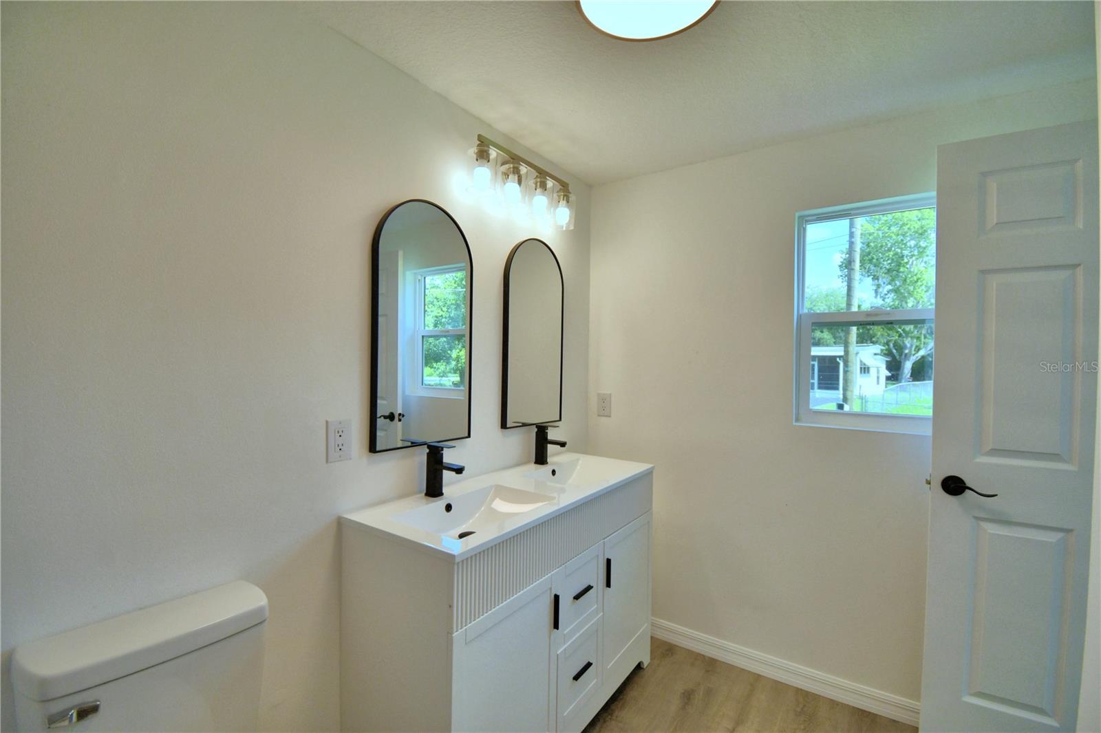 Image 33 of 66 For 5980 Oakdale Road