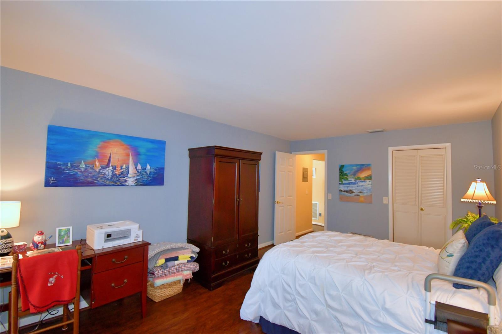 Image 18 of 61 For 200 El Camino Drive 208