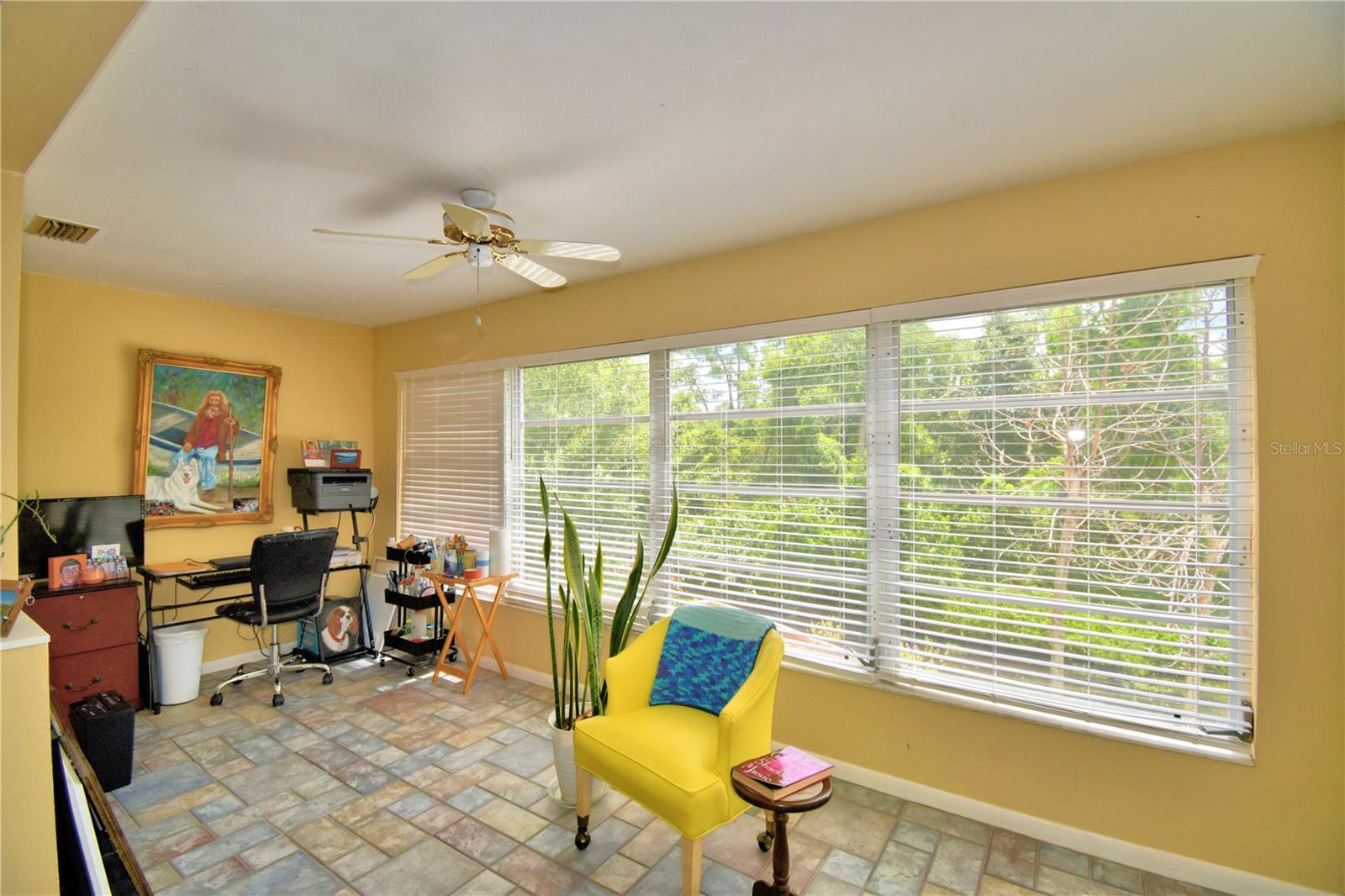 Image 33 of 61 For 200 El Camino Drive 208