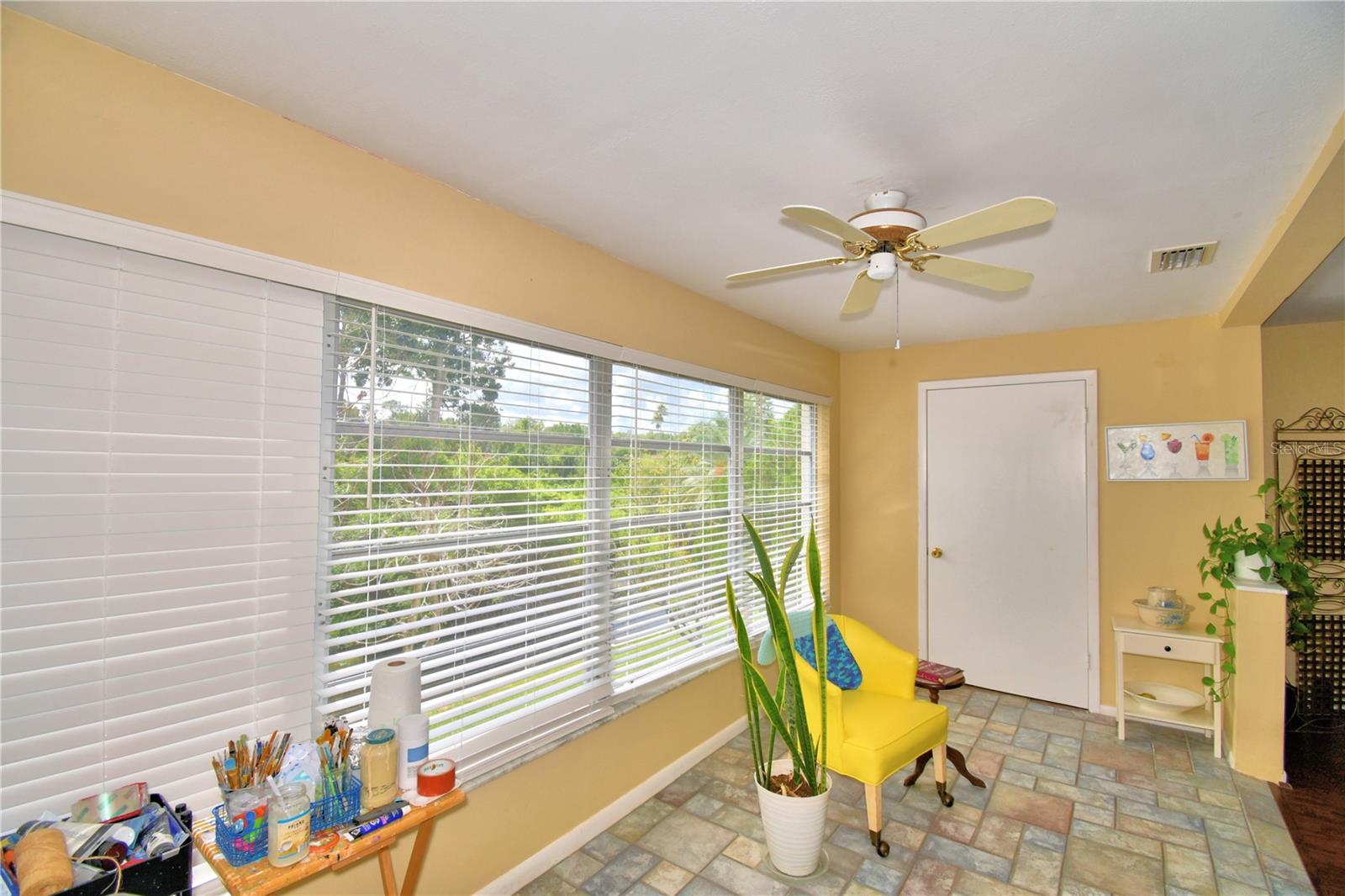 Image 35 of 61 For 200 El Camino Drive 208