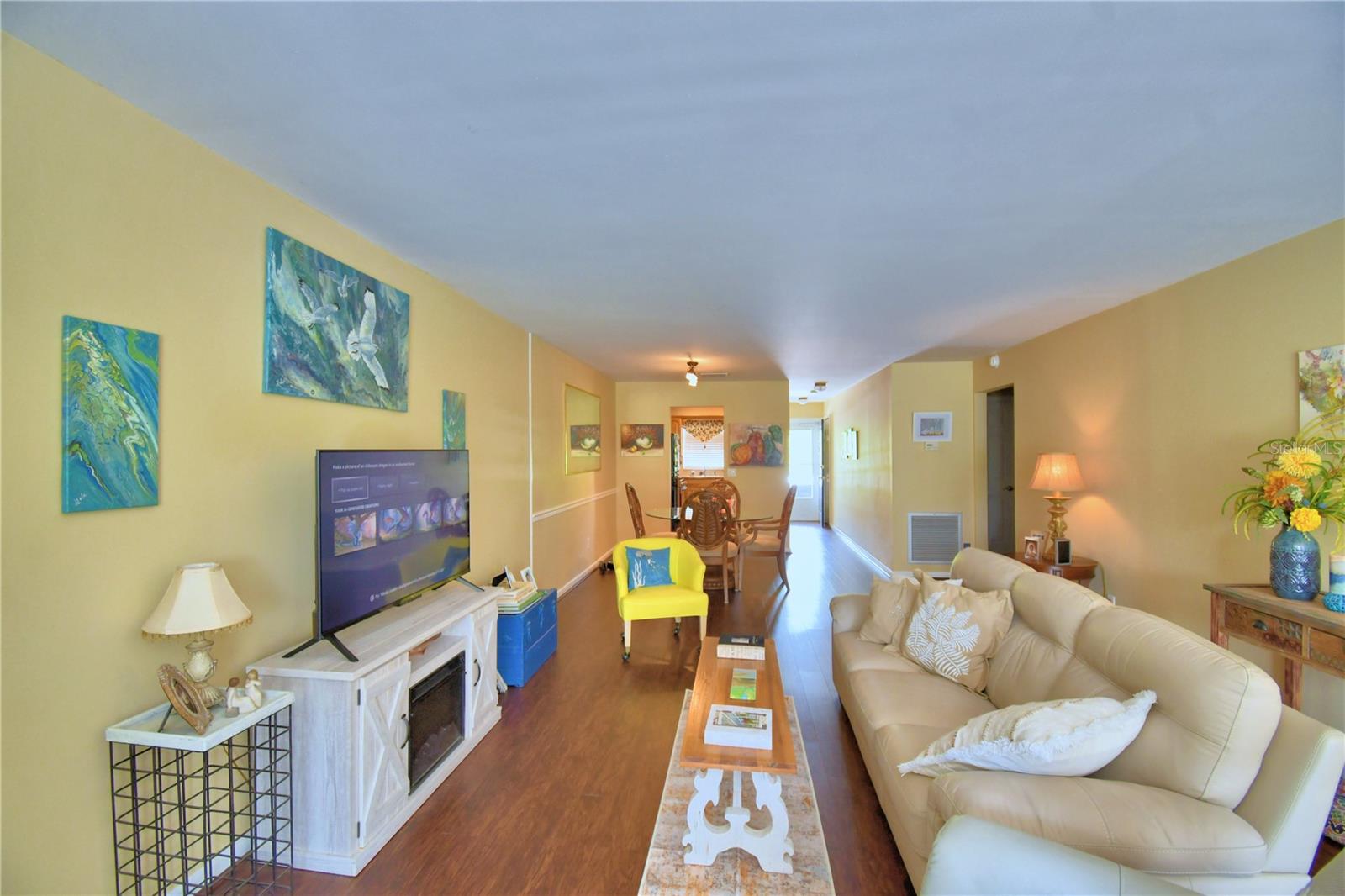 Image 38 of 61 For 200 El Camino Drive 208