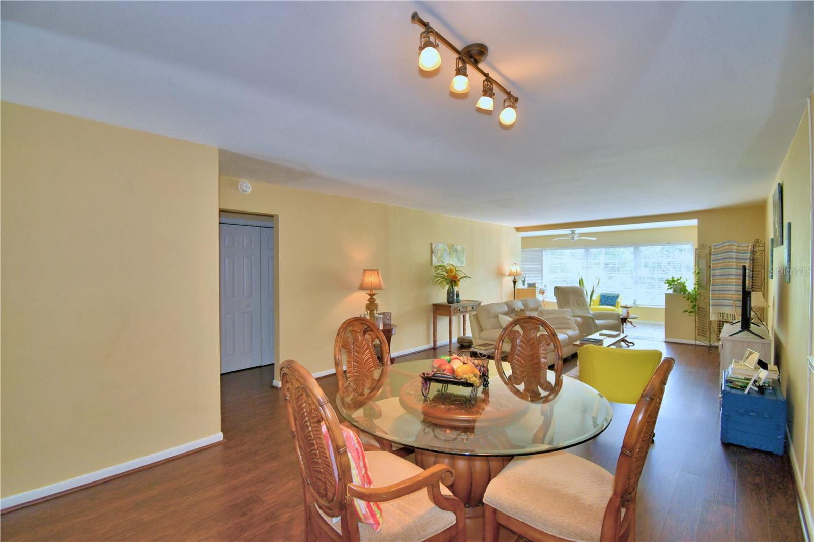 Image 40 of 61 For 200 El Camino Drive 208