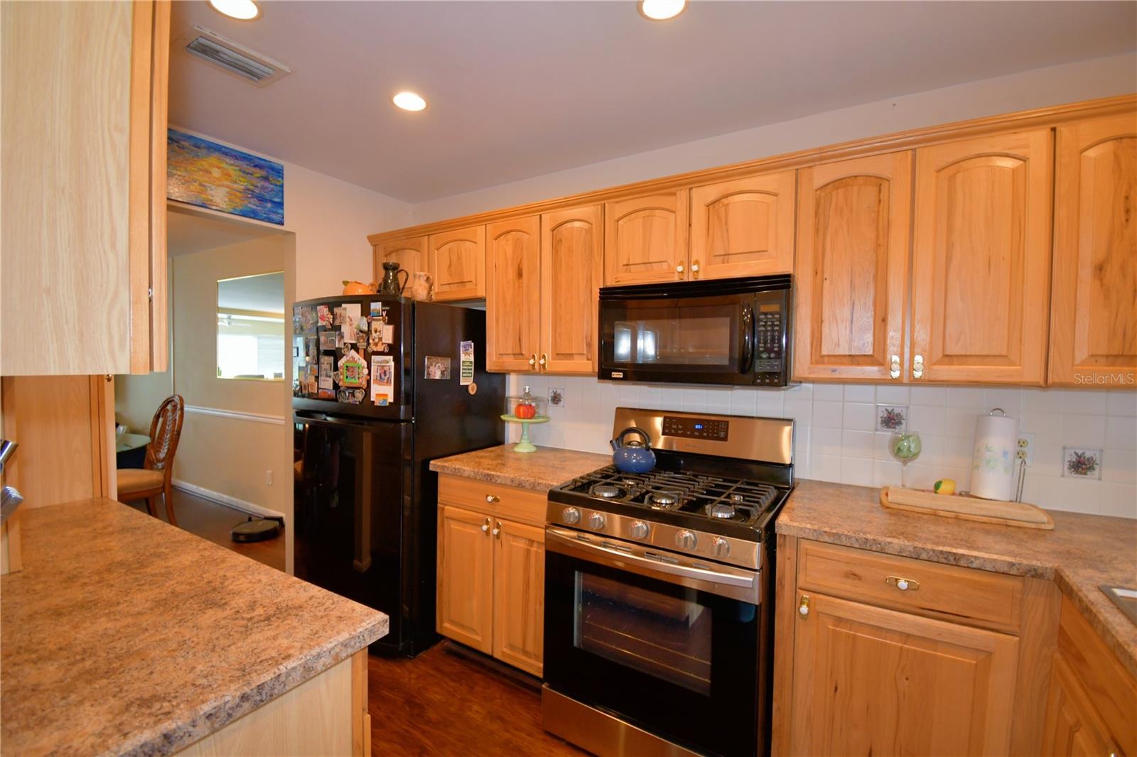 Image 7 of 61 For 200 El Camino Drive 208
