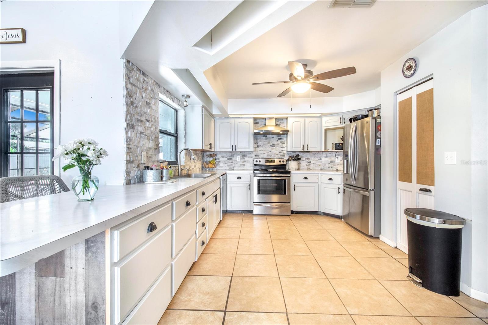 Image 15 of 38 For 695 Todhunter Way