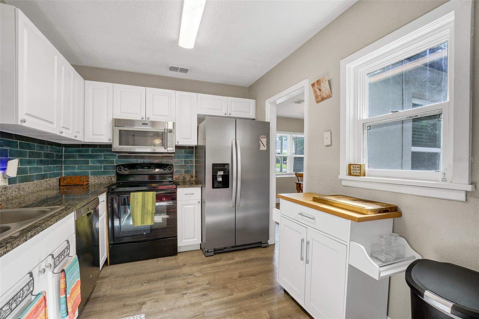 Image 11 of 33 For 104 Avenue K Ne