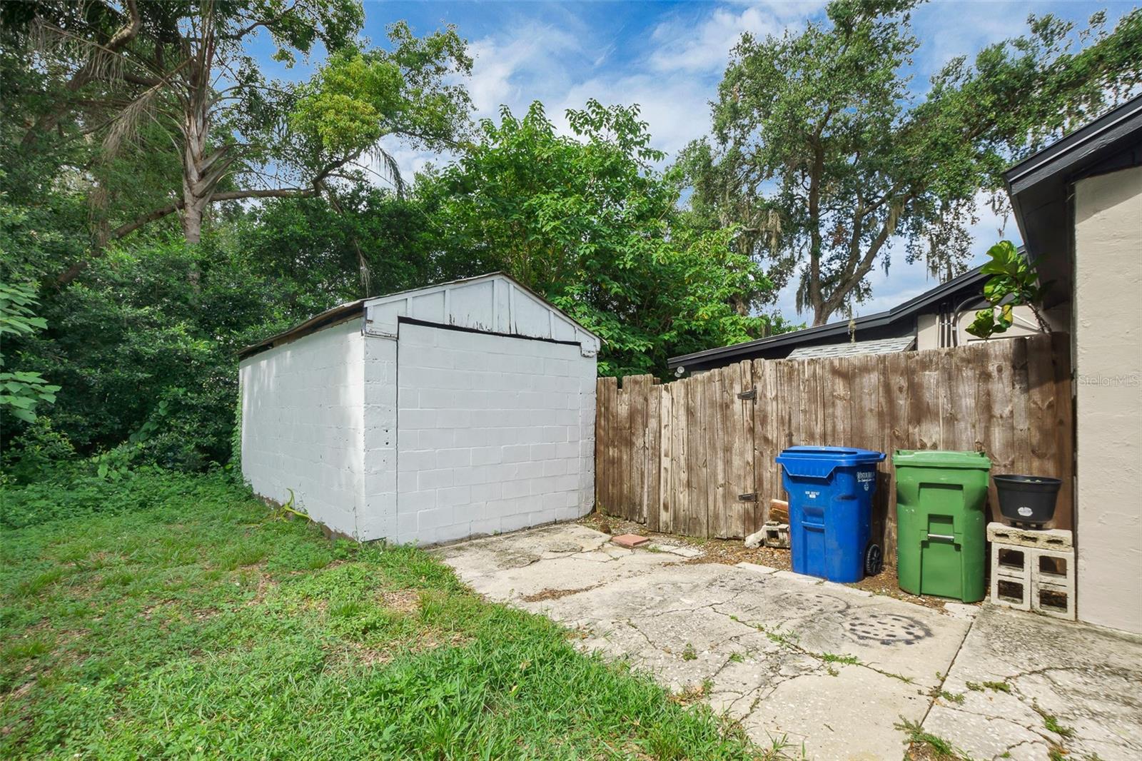 Image 22 of 33 For 104 Avenue K Ne
