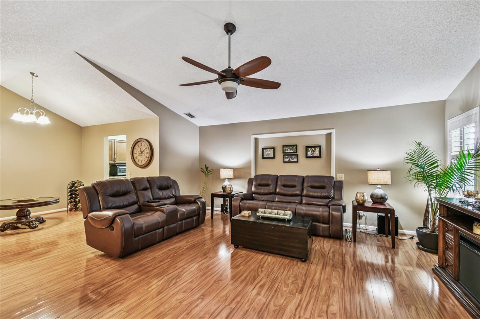 Image 2 of 39 For 2817 Wingfoot Court