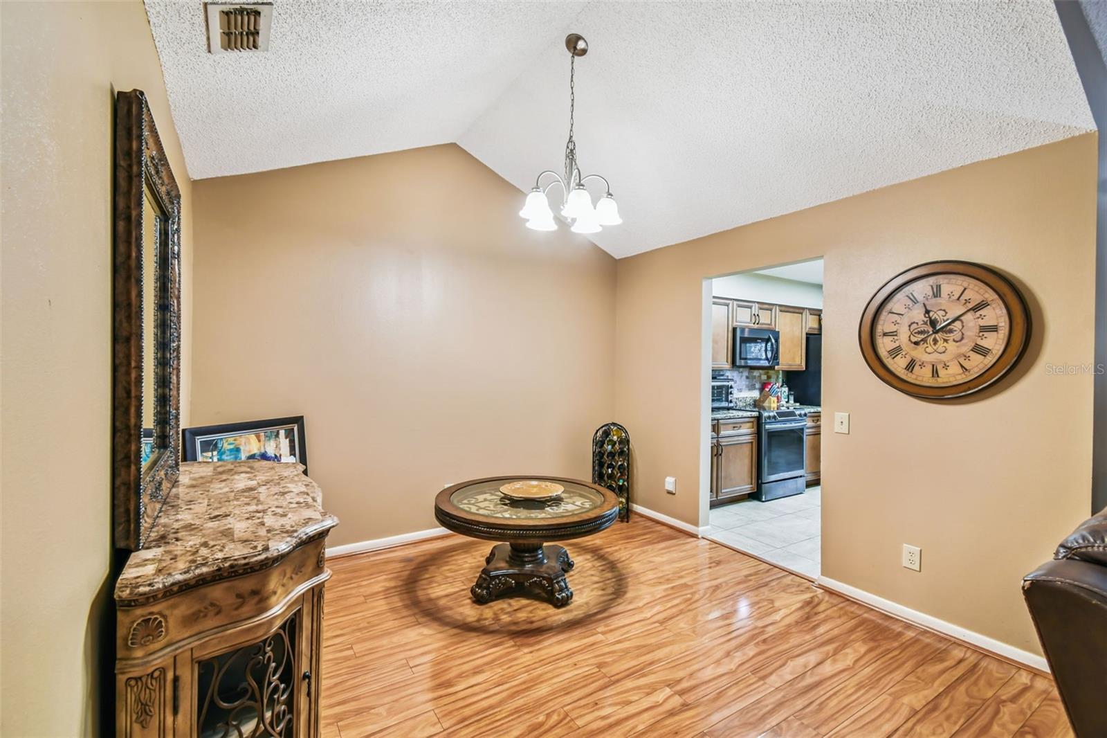 Image 3 of 39 For 2817 Wingfoot Court