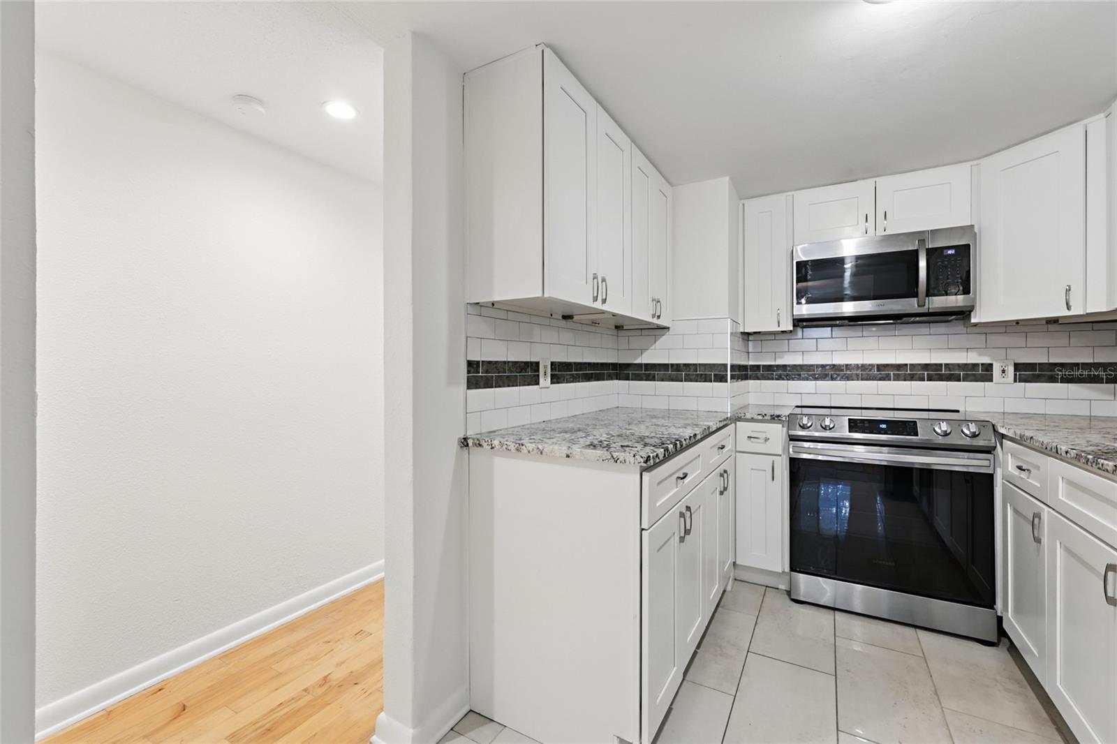 Image 9 of 34 For 5811 Atlantic Boulevard 149