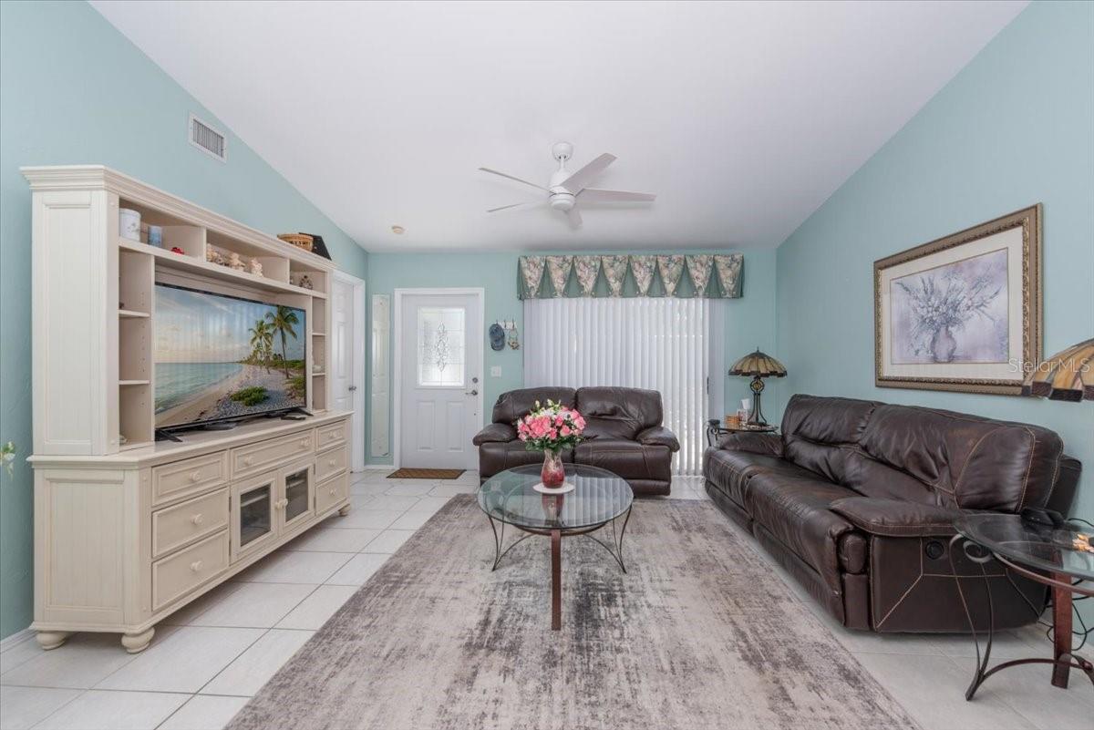 Image 5 of 37 For 3300 Loveland Boulevard 2703