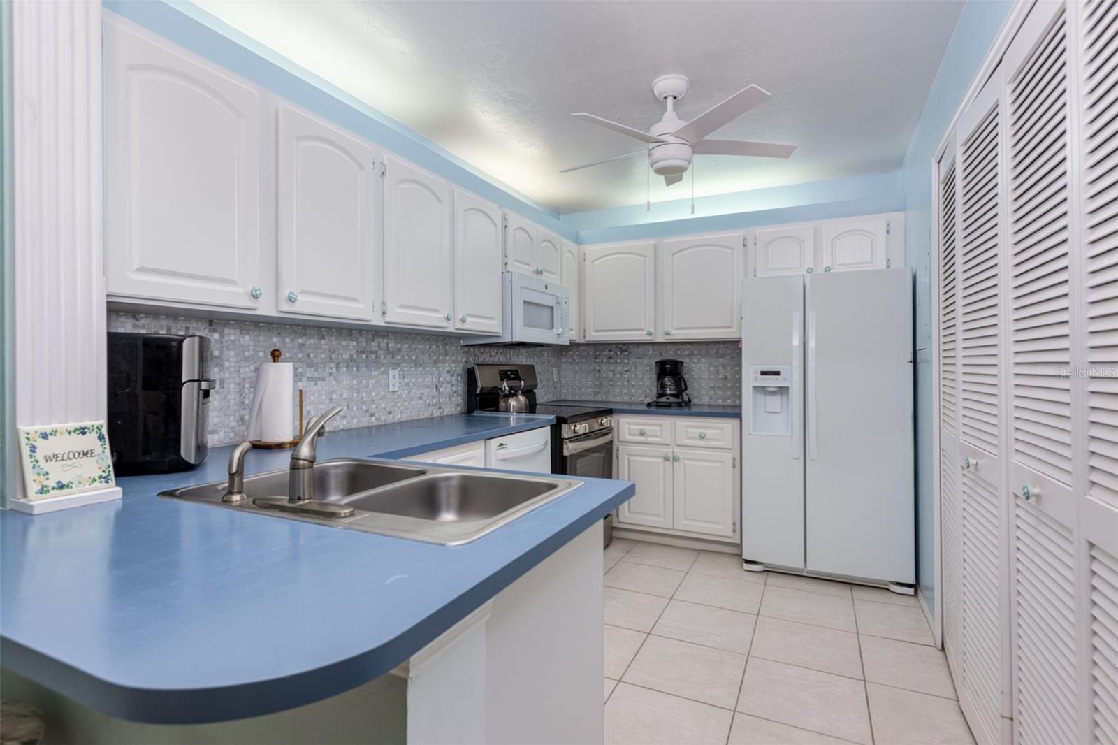 Image 8 of 37 For 3300 Loveland Boulevard 2703