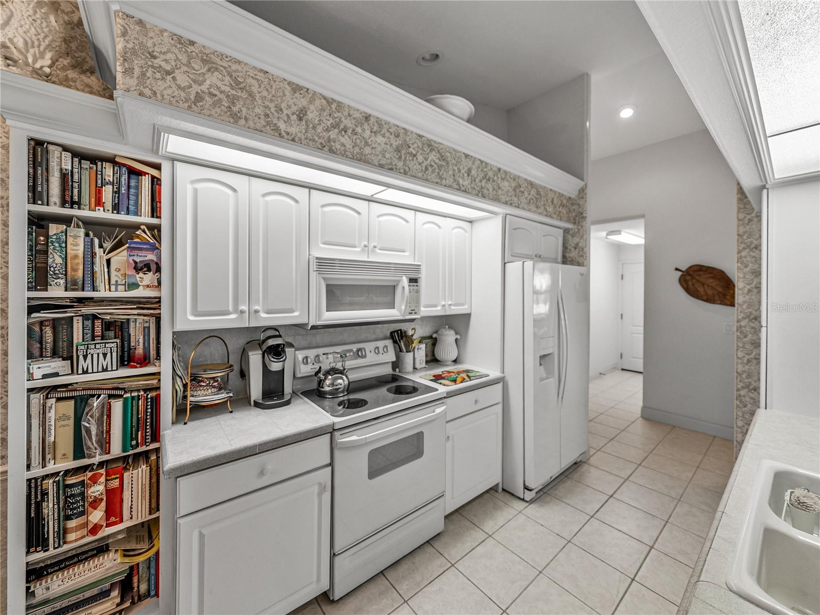 Image 10 of 51 For 221 Golf Aire Boulevard