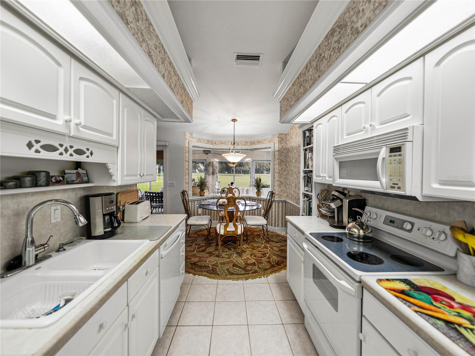 Image 11 of 51 For 221 Golf Aire Boulevard