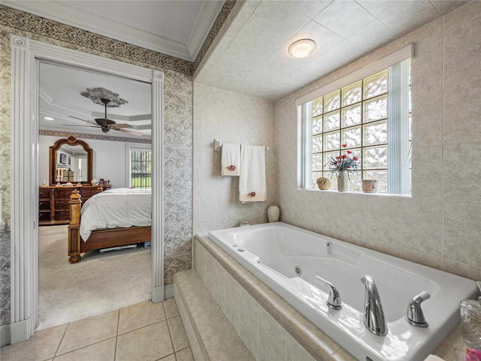 Image 27 of 51 For 221 Golf Aire Boulevard