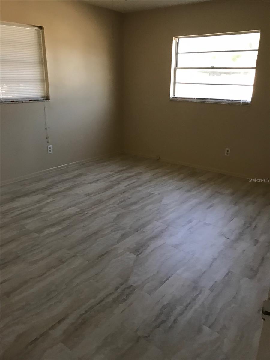 Image 2 of 9 For 2954 Warfield Drive