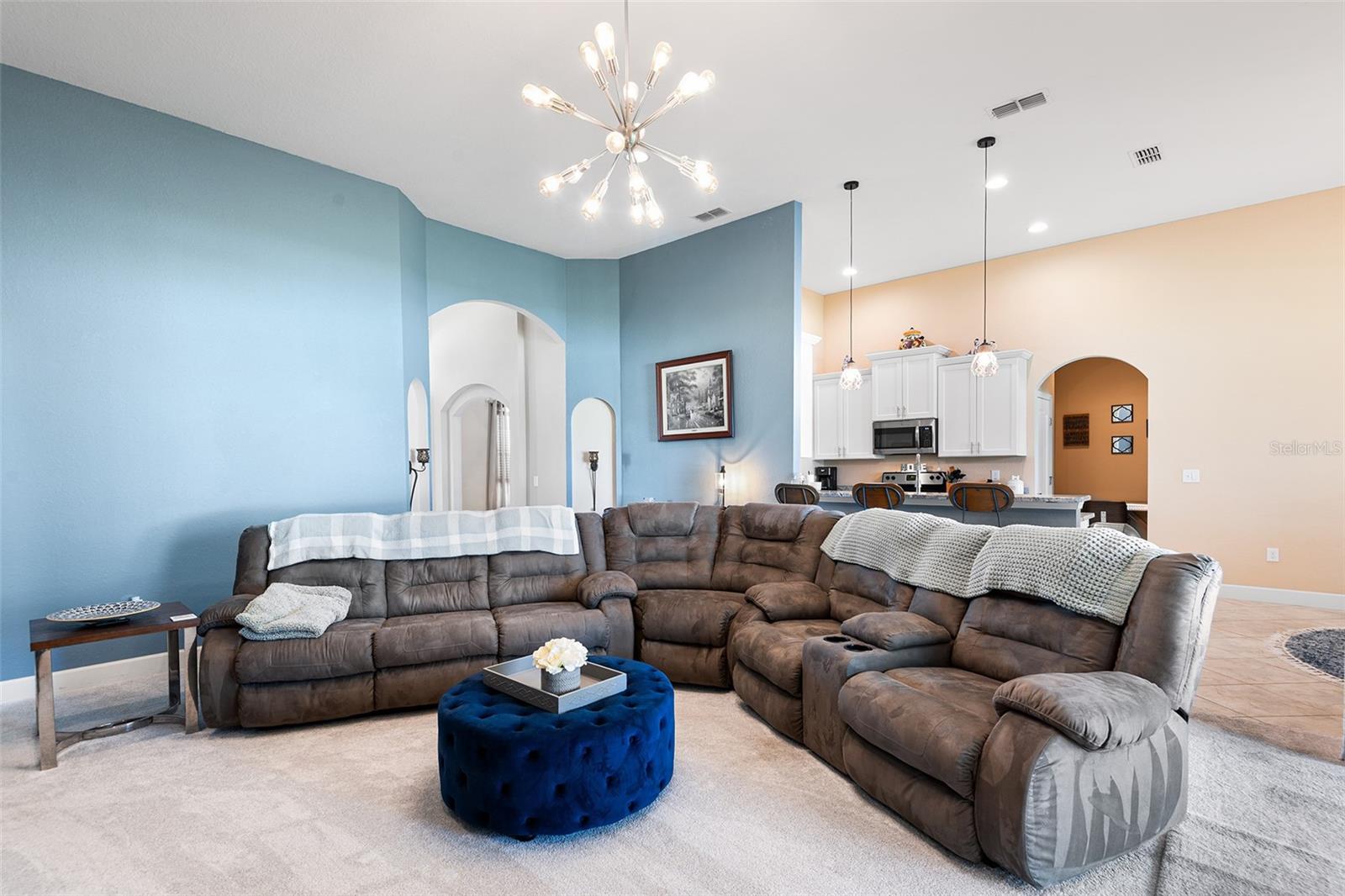 Image 11 of 40 For 332 Lake Mariana Way
