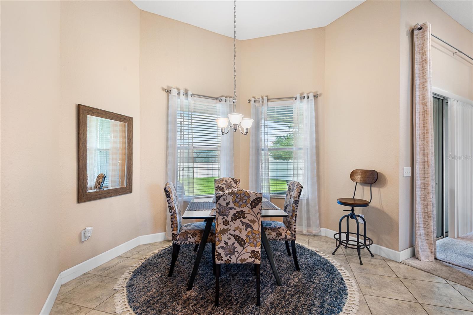 Image 17 of 40 For 332 Lake Mariana Way