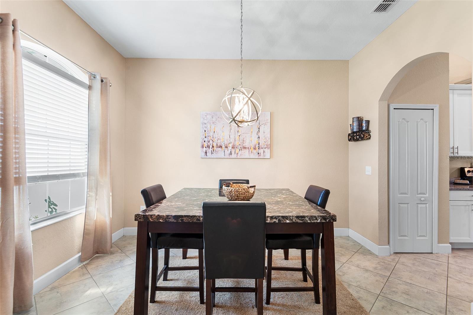 Image 21 of 40 For 332 Lake Mariana Way