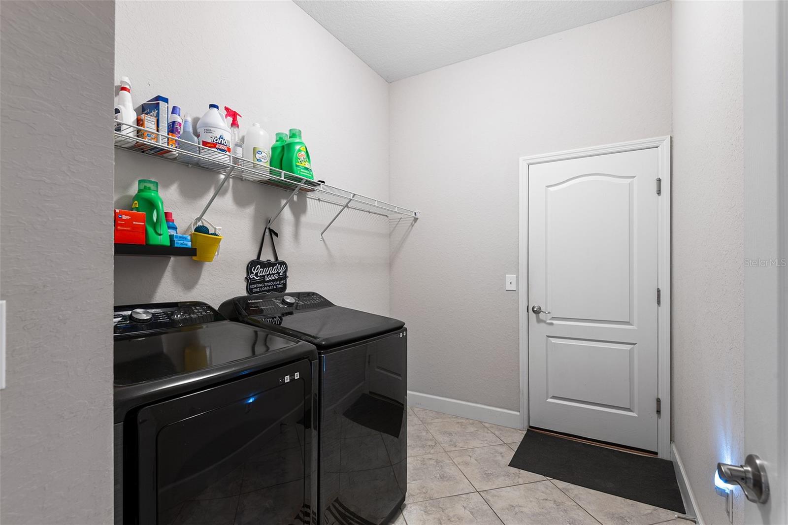 Image 36 of 40 For 332 Lake Mariana Way