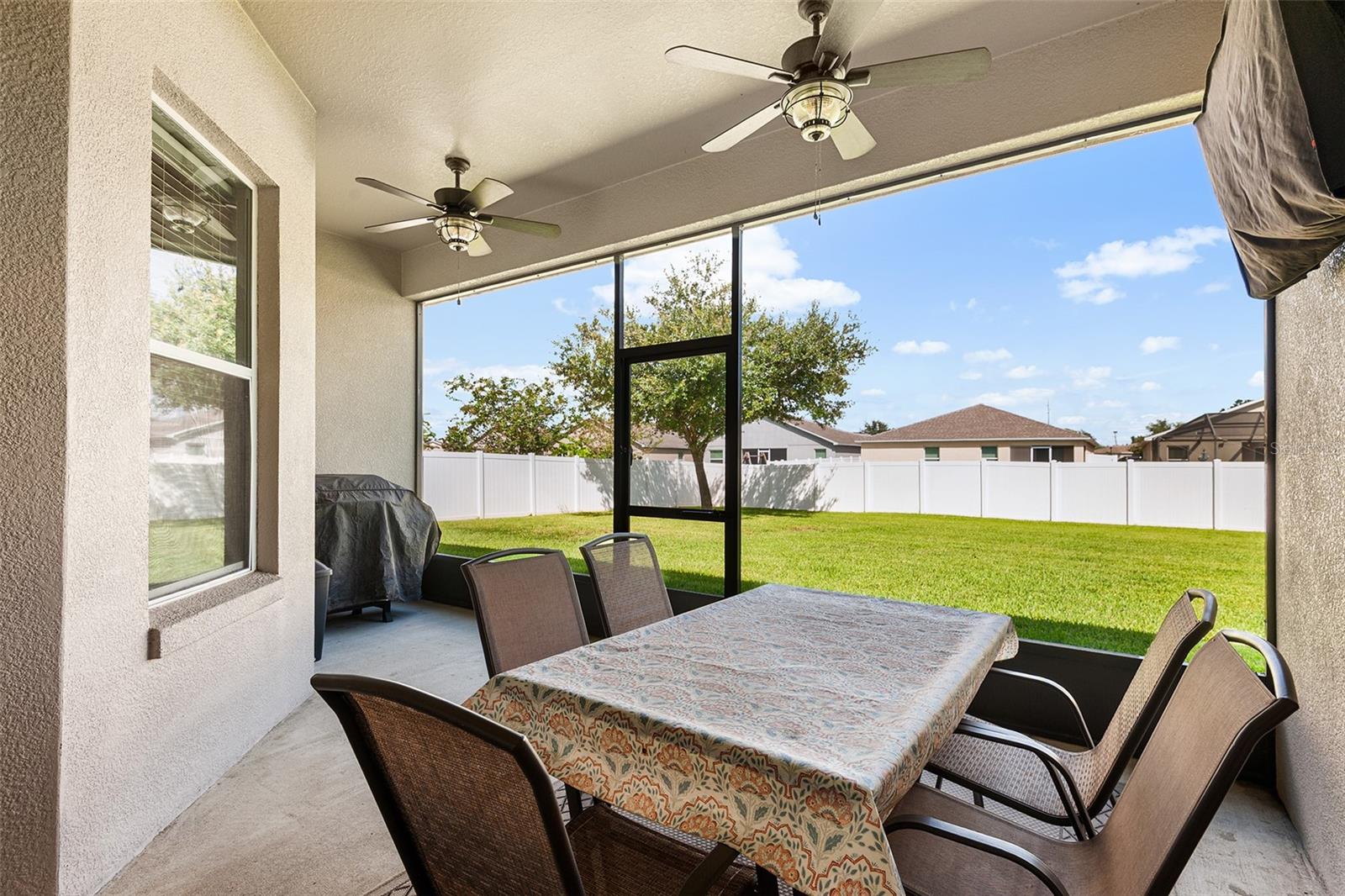 Image 37 of 40 For 332 Lake Mariana Way