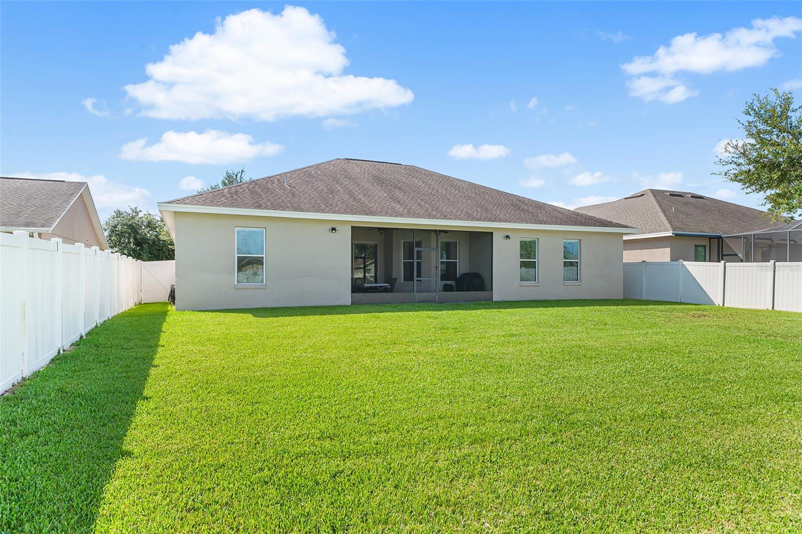 Image 4 of 40 For 332 Lake Mariana Way
