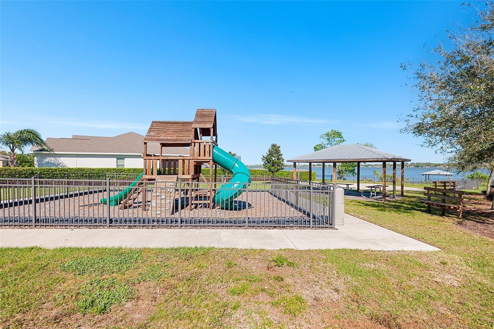 Image 40 of 40 For 332 Lake Mariana Way