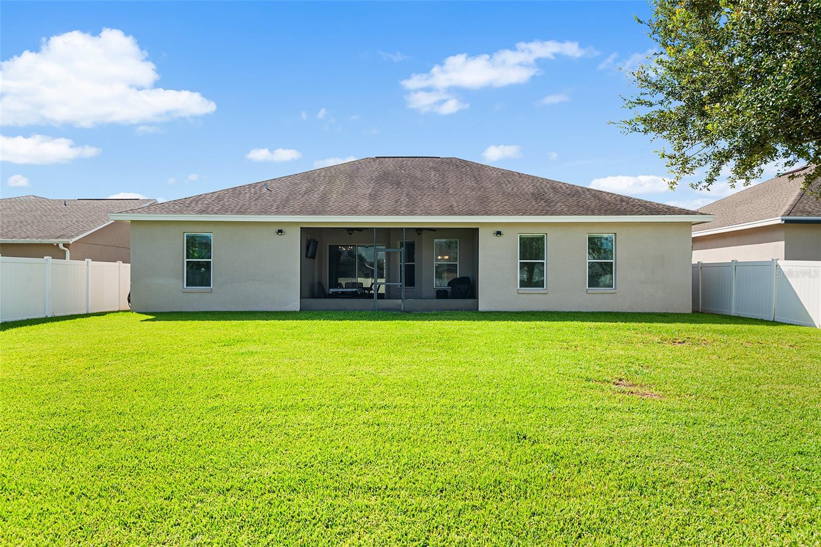 Image 5 of 40 For 332 Lake Mariana Way