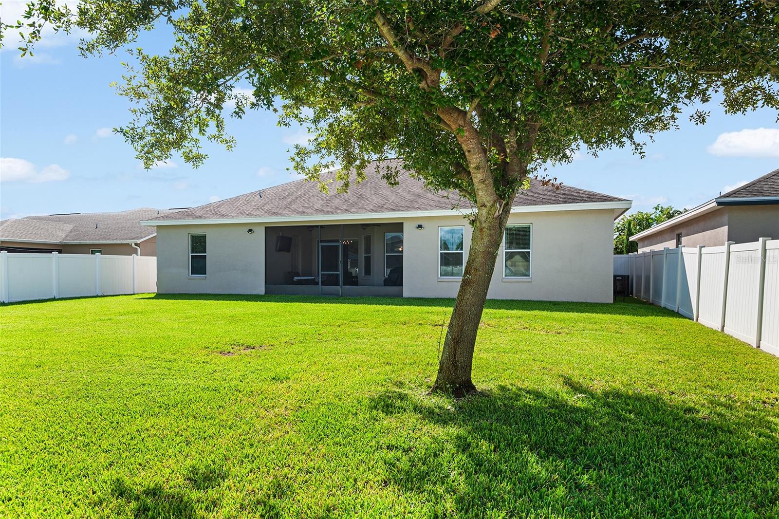 Image 6 of 40 For 332 Lake Mariana Way