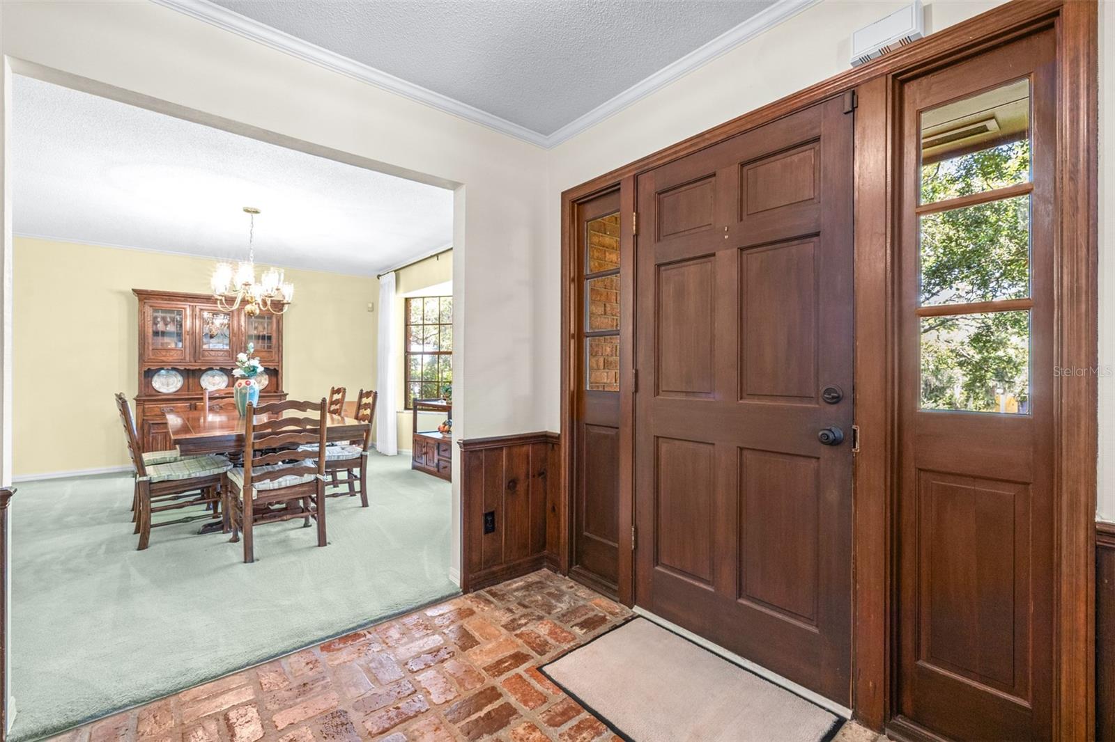 Image 14 of 96 For 954 Campbell Avenue