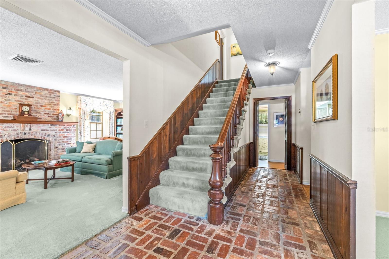 Image 15 of 96 For 954 Campbell Avenue