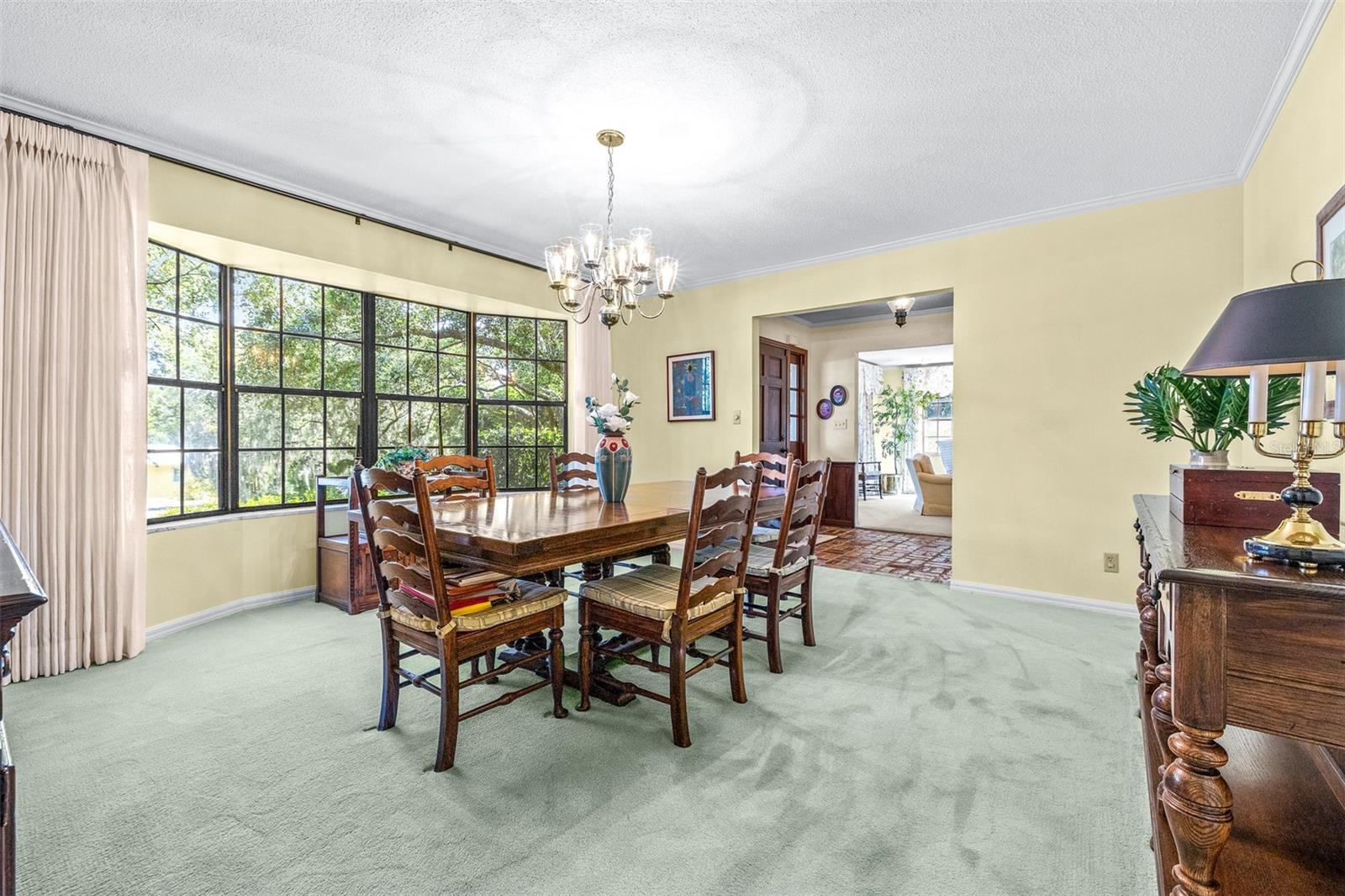 Image 18 of 96 For 954 Campbell Avenue