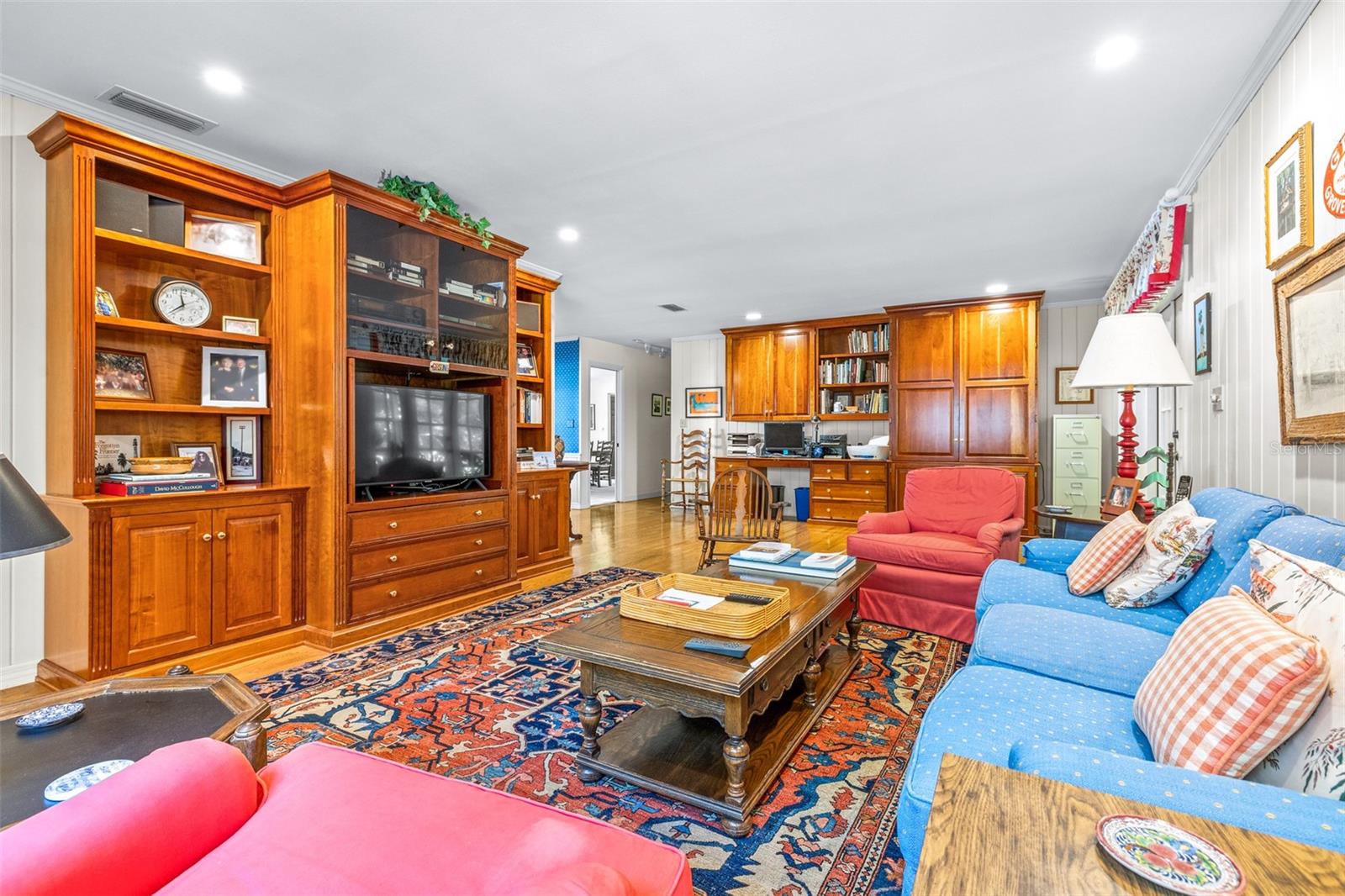 Image 36 of 96 For 954 Campbell Avenue