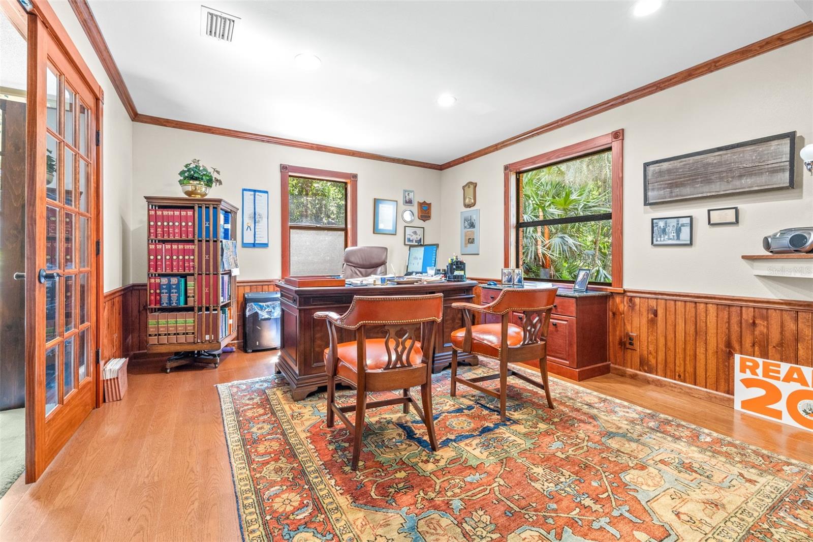 Image 37 of 96 For 954 Campbell Avenue