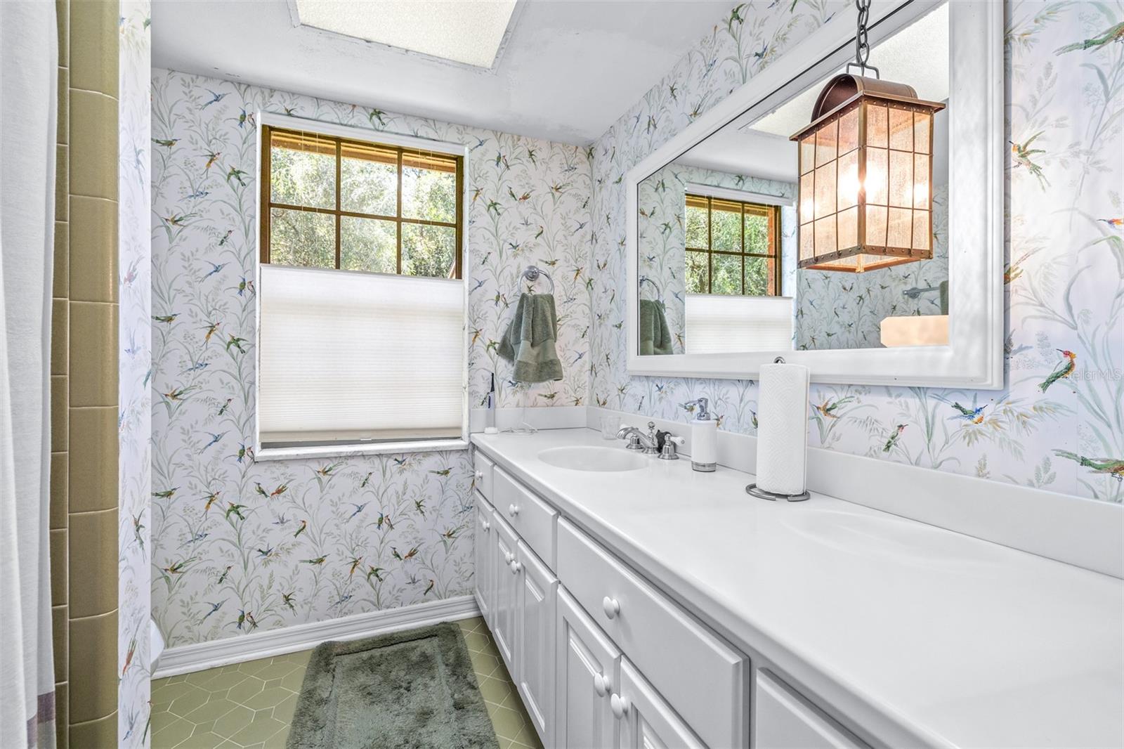 Image 40 of 96 For 954 Campbell Avenue