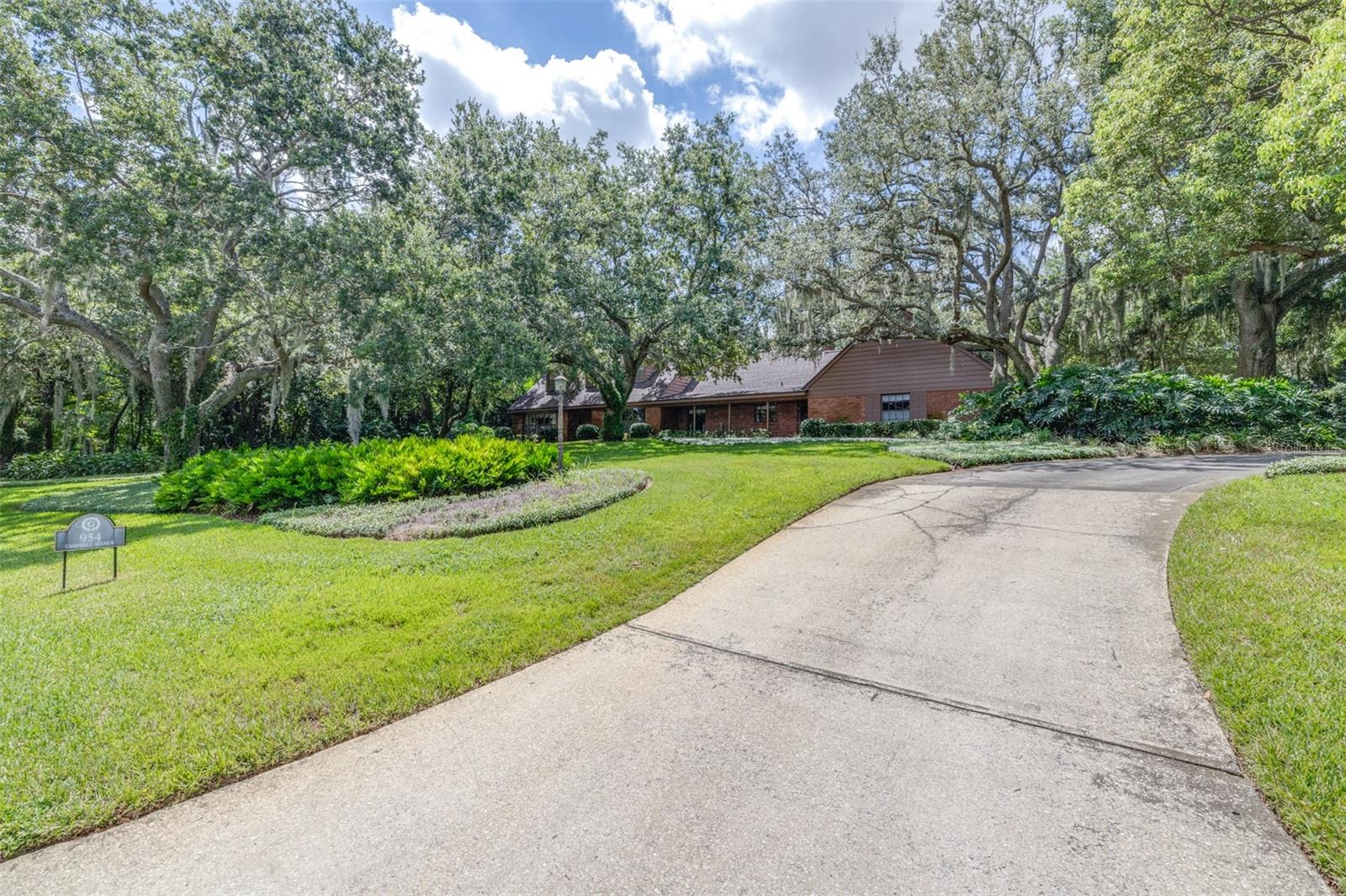 Image 6 of 96 For 954 Campbell Avenue