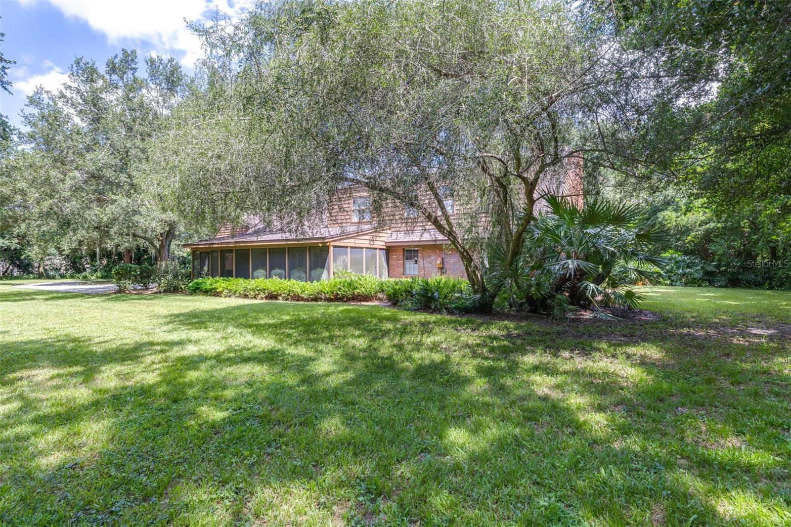 Image 77 of 96 For 954 Campbell Avenue