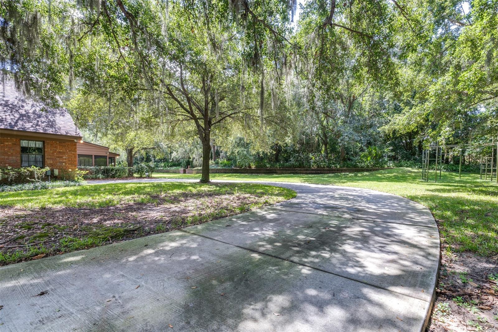 Image 85 of 96 For 954 Campbell Avenue