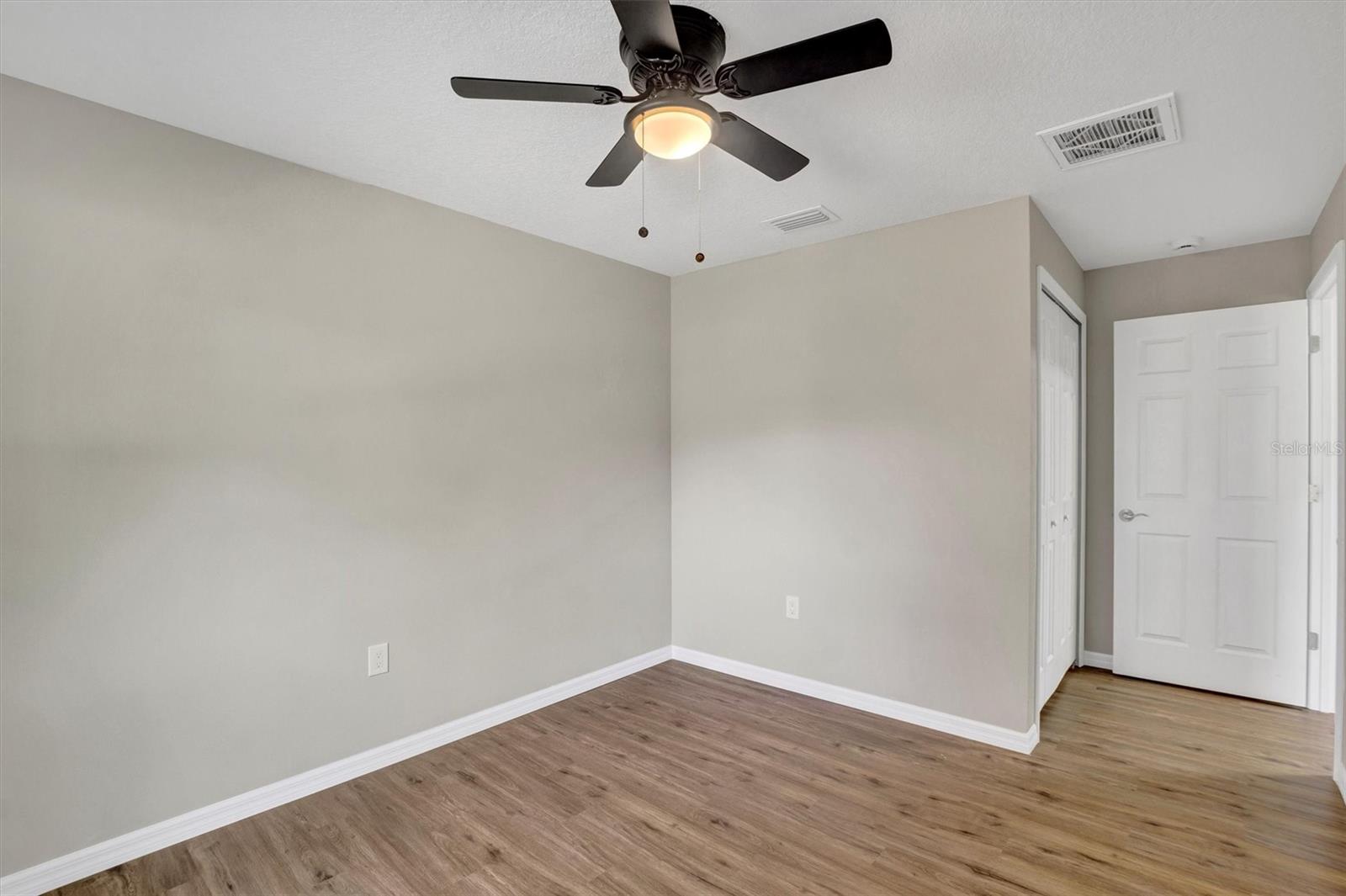 Image 20 of 31 For 2419 Blair Circle N