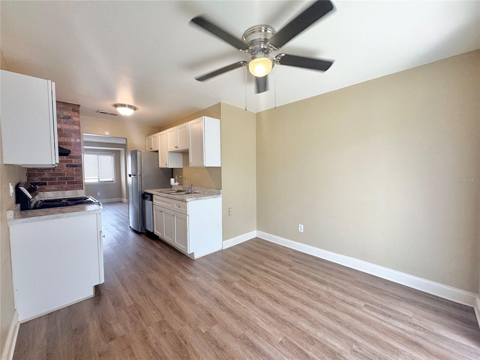 Image 11 of 28 For 1814 3rd Street Se B
