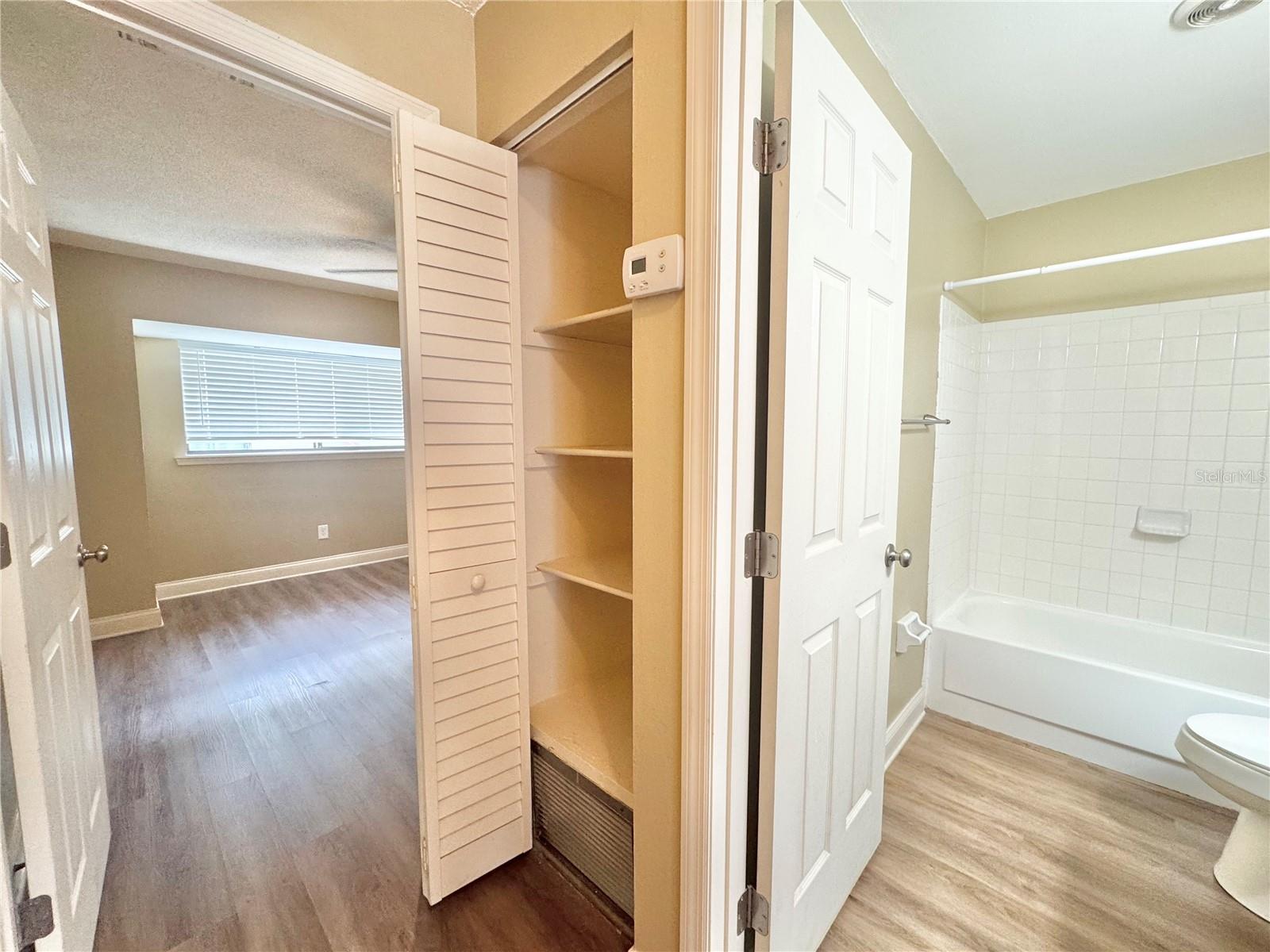 Image 17 of 28 For 1814 3rd Street Se B