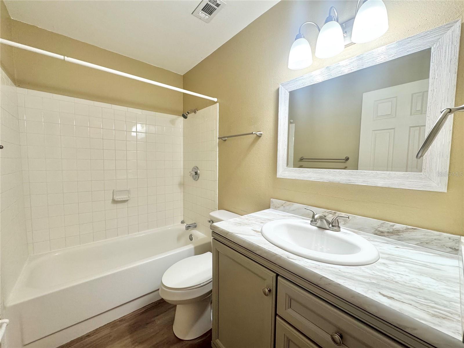 Image 22 of 28 For 1814 3rd Street Se B