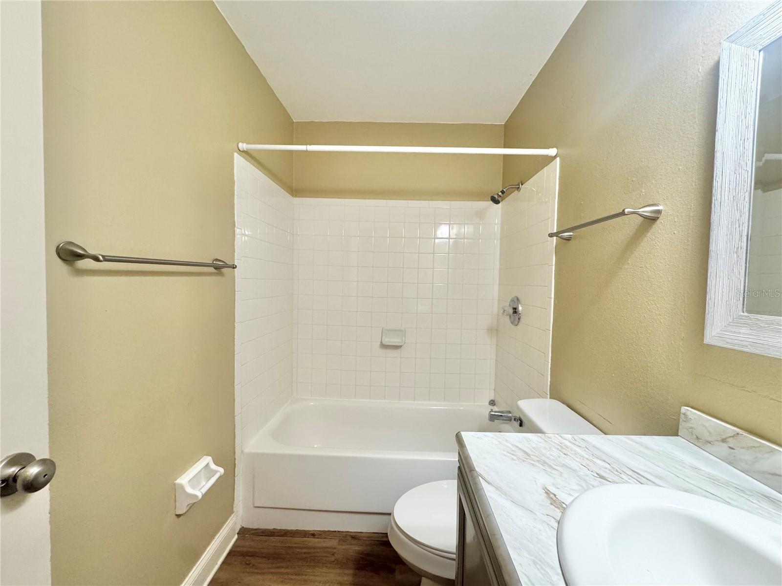 Image 23 of 28 For 1814 3rd Street Se B