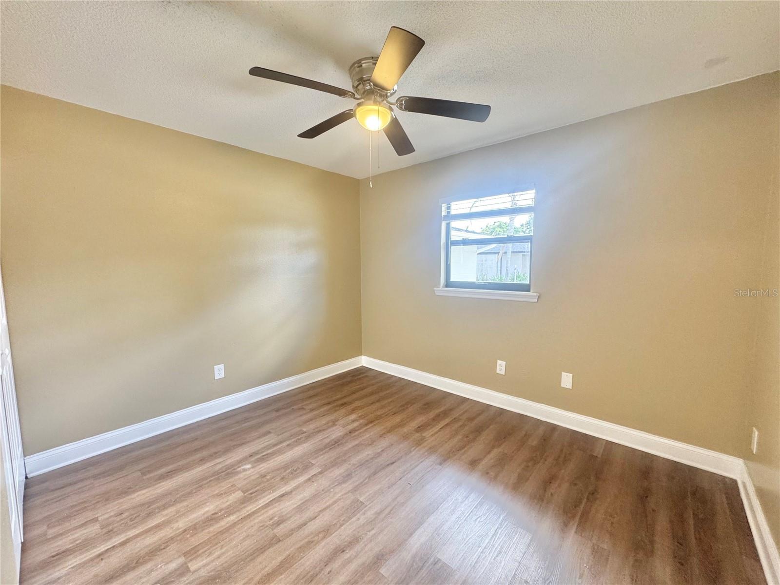 Image 24 of 28 For 1814 3rd Street Se B